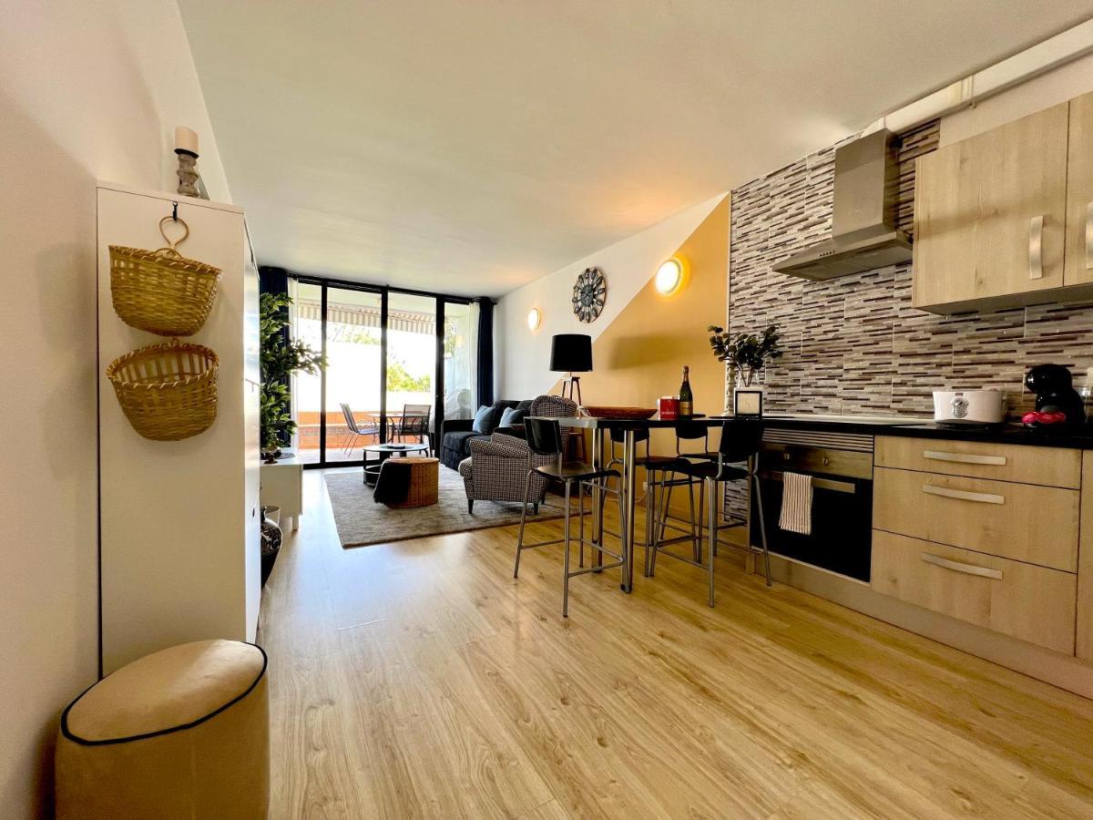 Stunning Lovely Flat With Pool And Strong Wi-Fi, 31 Arona  Kültér fotó