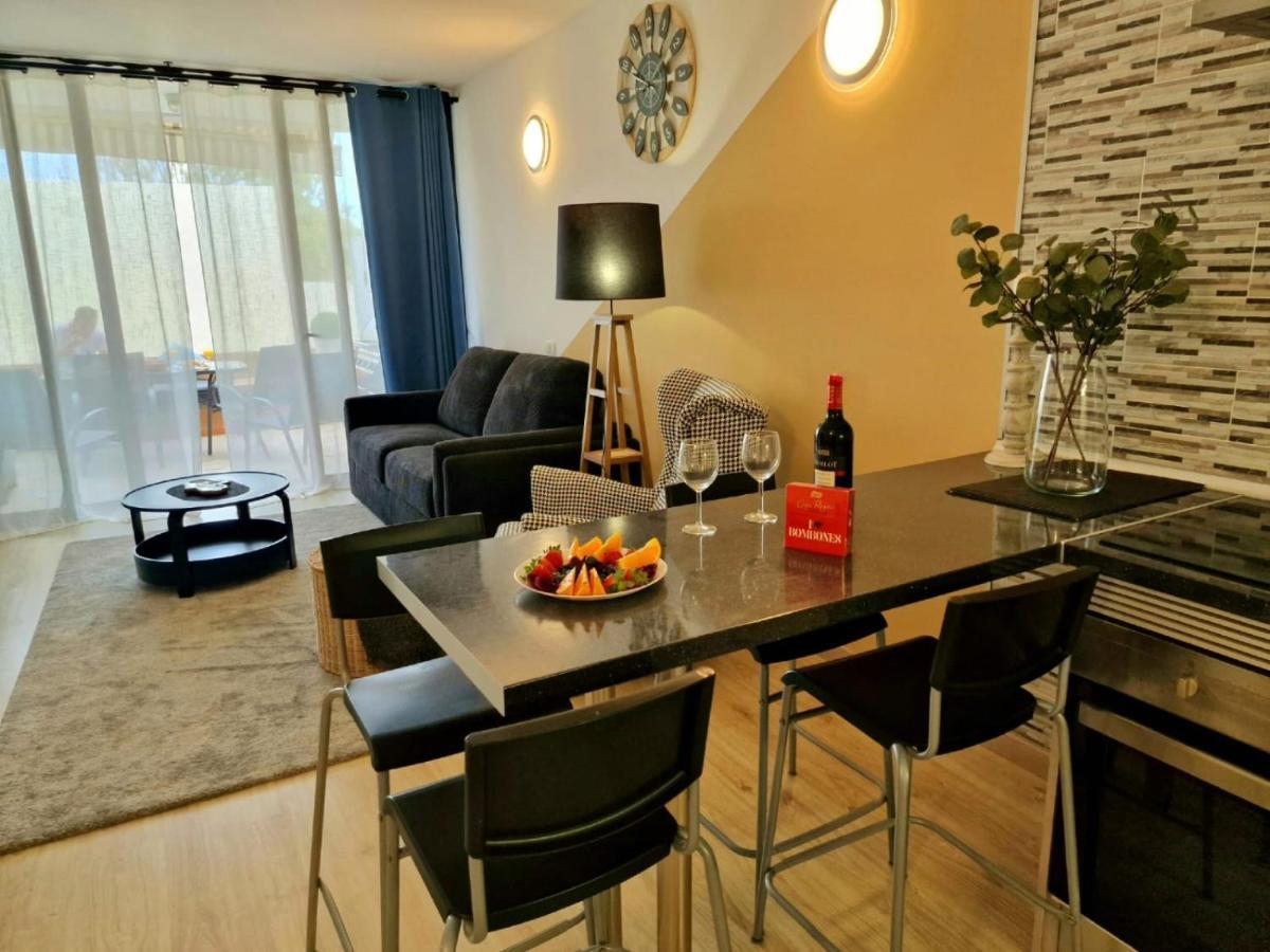 Stunning Lovely Flat With Pool And Strong Wi-Fi, 31 Arona  Kültér fotó