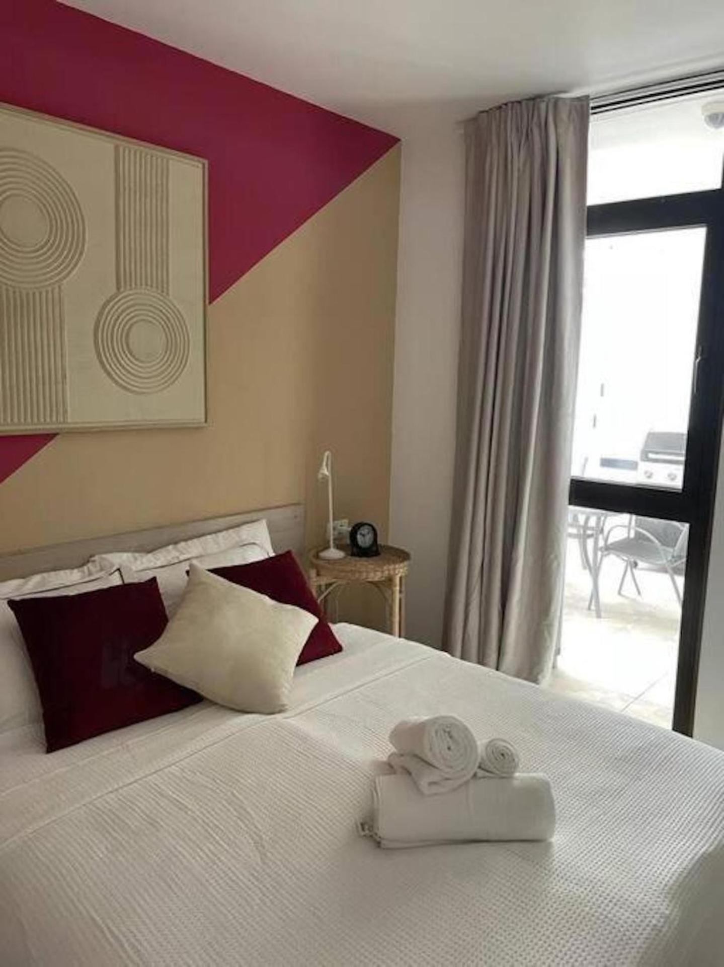 Stunning Lovely Flat With Pool And Strong Wi-Fi, 31 Arona  Kültér fotó
